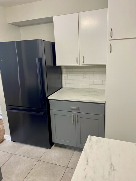 Building Photo - 400 Taylor Ave NW