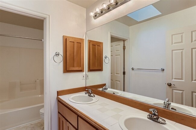 Building Photo - 4Bd/2.5Ba Redmond House