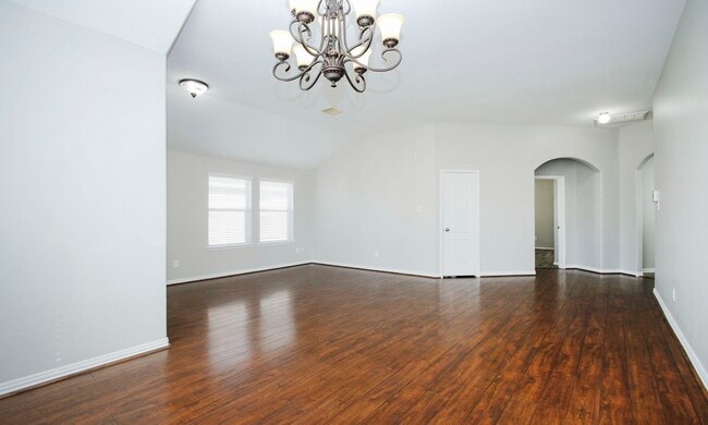 Building Photo - 24918 Oconee Dr