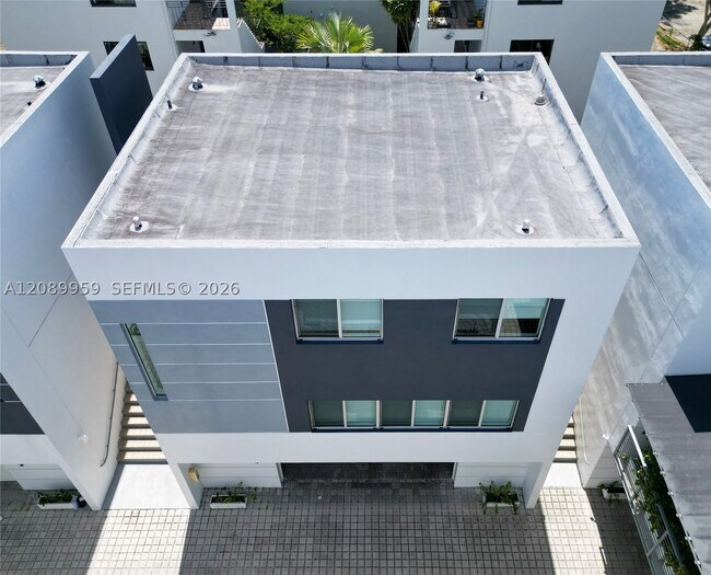 Building Photo - 7520 SW 59th St