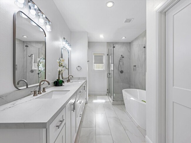 Building Photo - 2147 Colquitt St