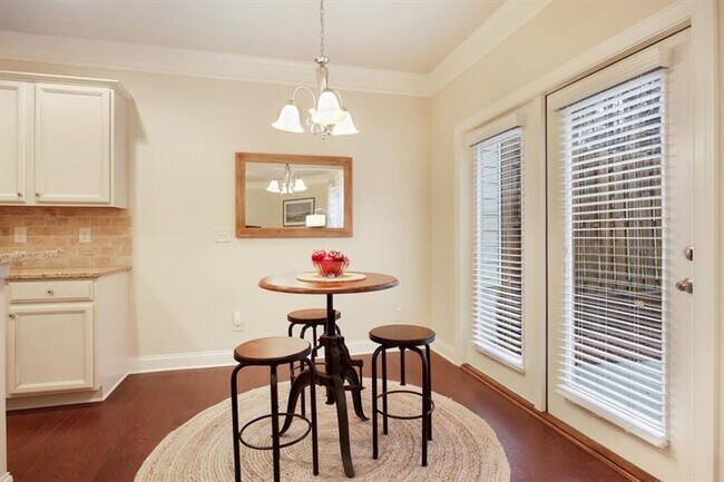 Building Photo - 3080 Cross Creek Dr