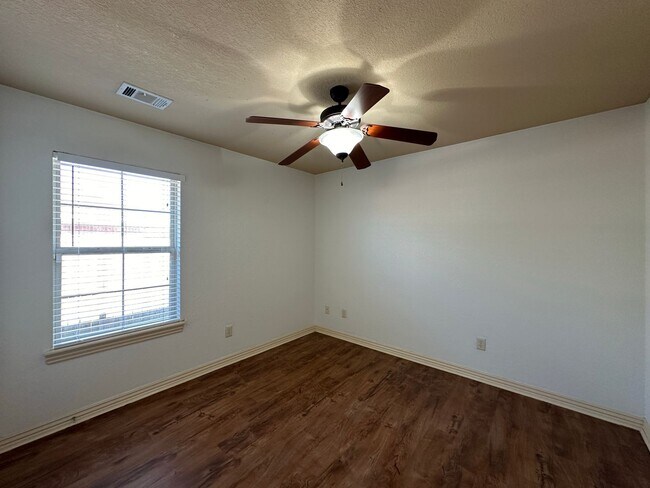 Building Photo - Beautiful 4 Bed / 2 Bath Home in Fort Smith