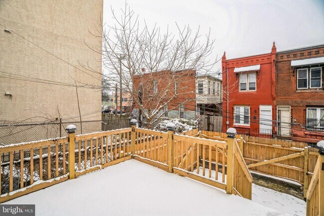 Building Photo - 435 N 32nd St
