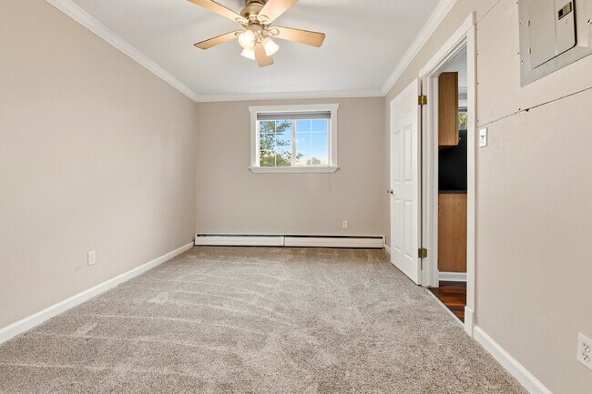 Building Photo - $1,220.95 with $300 off the first month's rent, 1 Bed - 1 Bath, Condo in Denver with Onsite Laundry!