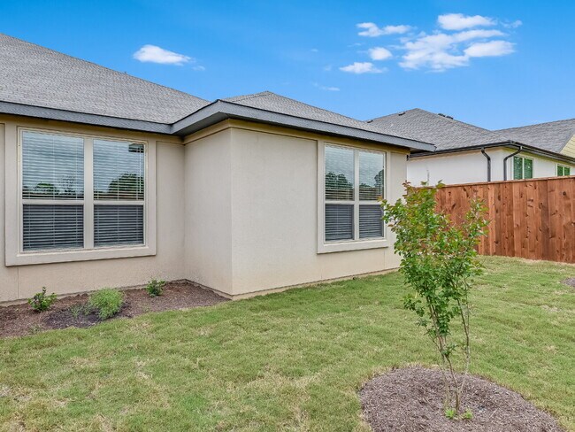Building Photo - 432 Parkline Dr