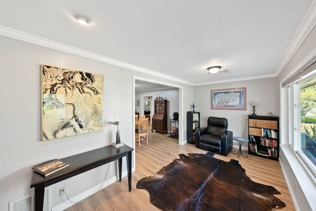 Building Photo - 1213 Donna Kay Dr