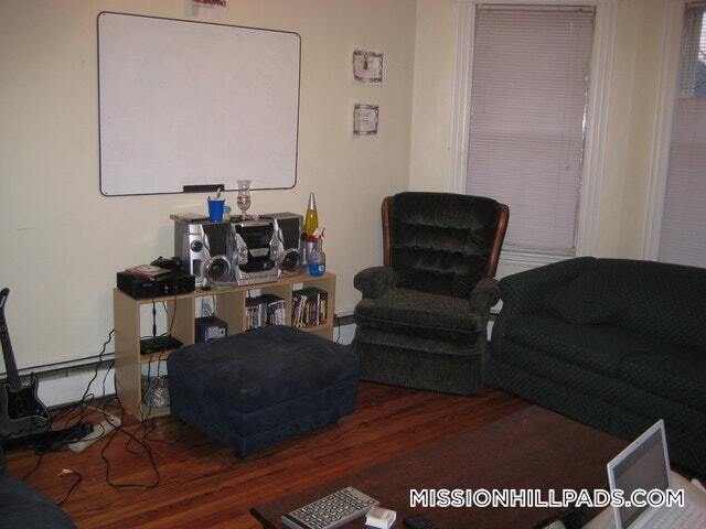 Building Photo - 94 Hillside St