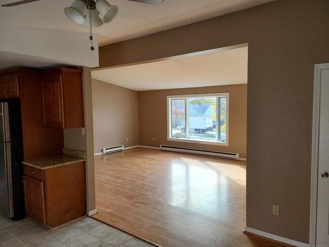 Building Photo - 155 Flanders Rd