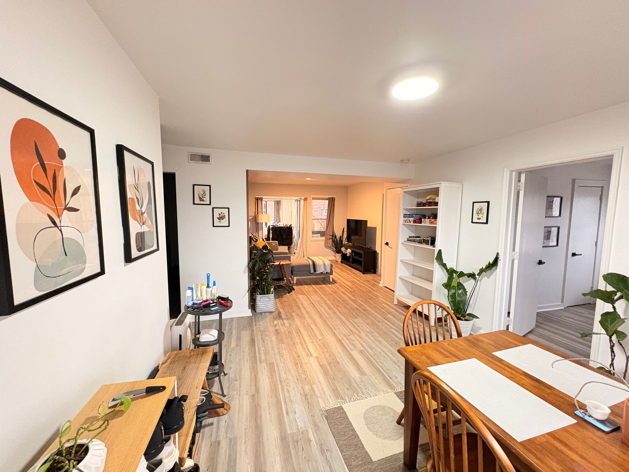 Building Photo - 5737 Hobart St