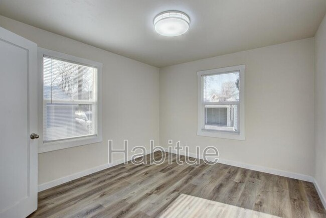 Building Photo - 1000 N 27th St