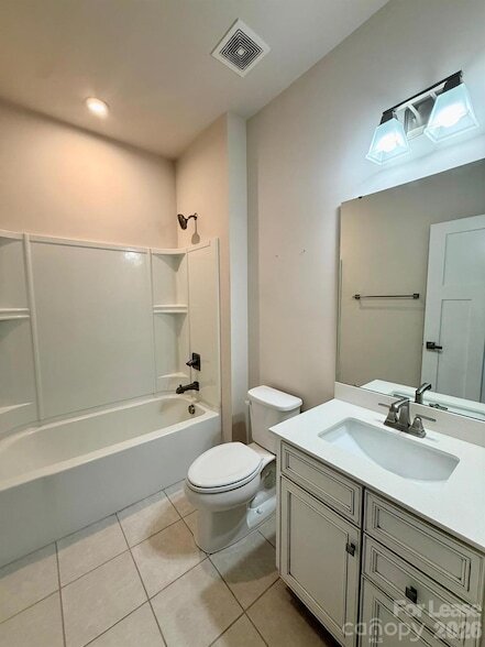 Building Photo - 928 Portrush Ln