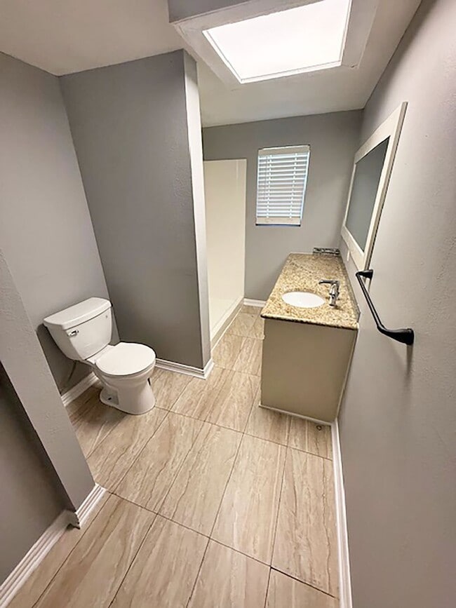 Building Photo - Nice 3 Bdrm 1 Bath Home in Gunter Texas