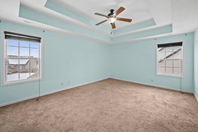 Building Photo - Spacious 3BR Home with Bonus Room, Fireplace & Fenced Yard