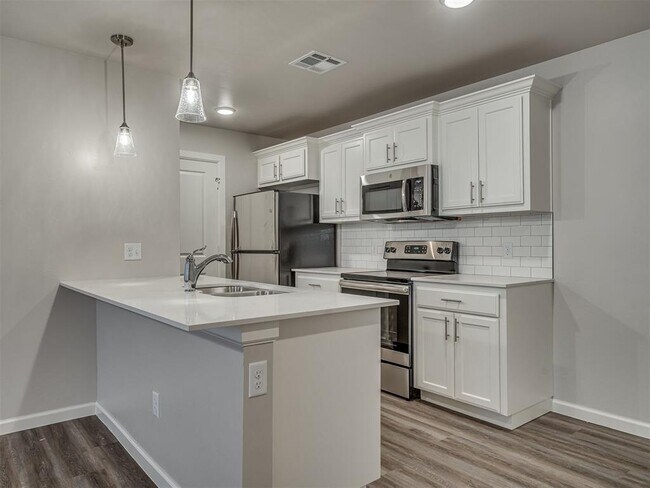 Building Photo - 4326 NE 119th St