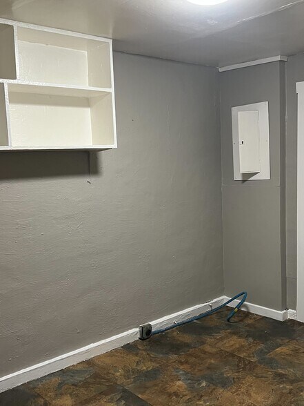 Building Photo - 812 31st Ave N