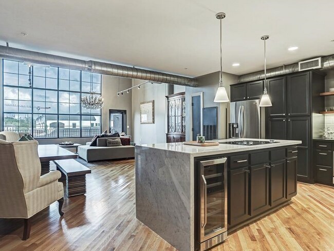 Building Photo - 1025 Shepherd-441.02