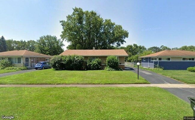 Primary Photo - 16146 Cambridge Dr
