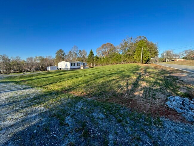 Building Photo - 492 McSwain Rd