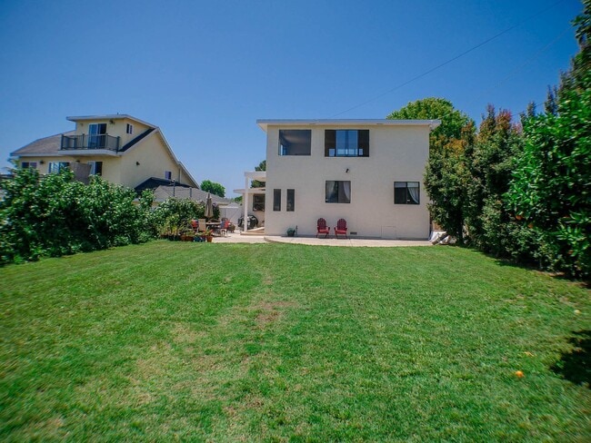 Building Photo - OPEN HOUSE, NOV. 24th at 2 pm - Downtown/Harbor Views!