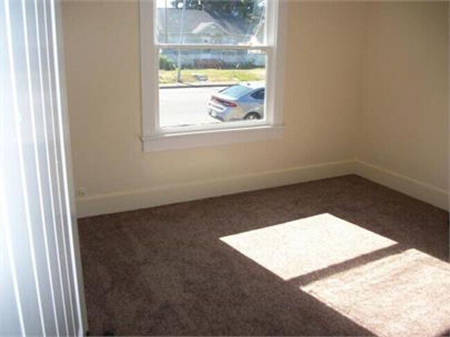 Building Photo - 3008 Meridian St