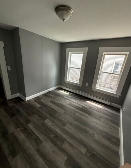 Building Photo - 53 Brook St