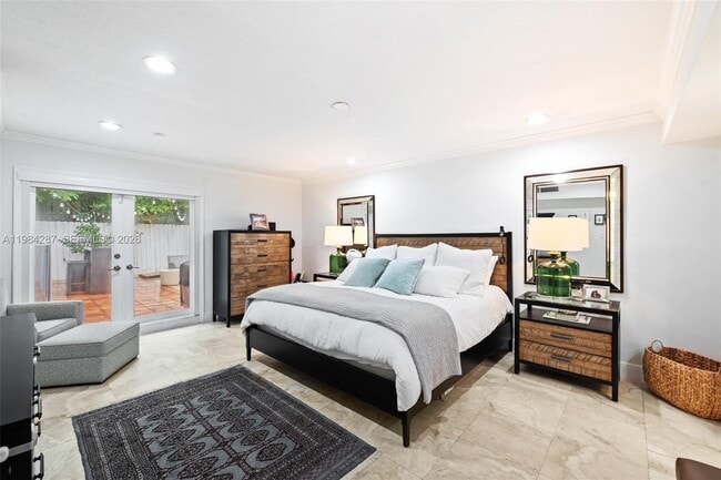 Building Photo - 200 W Mashta Dr