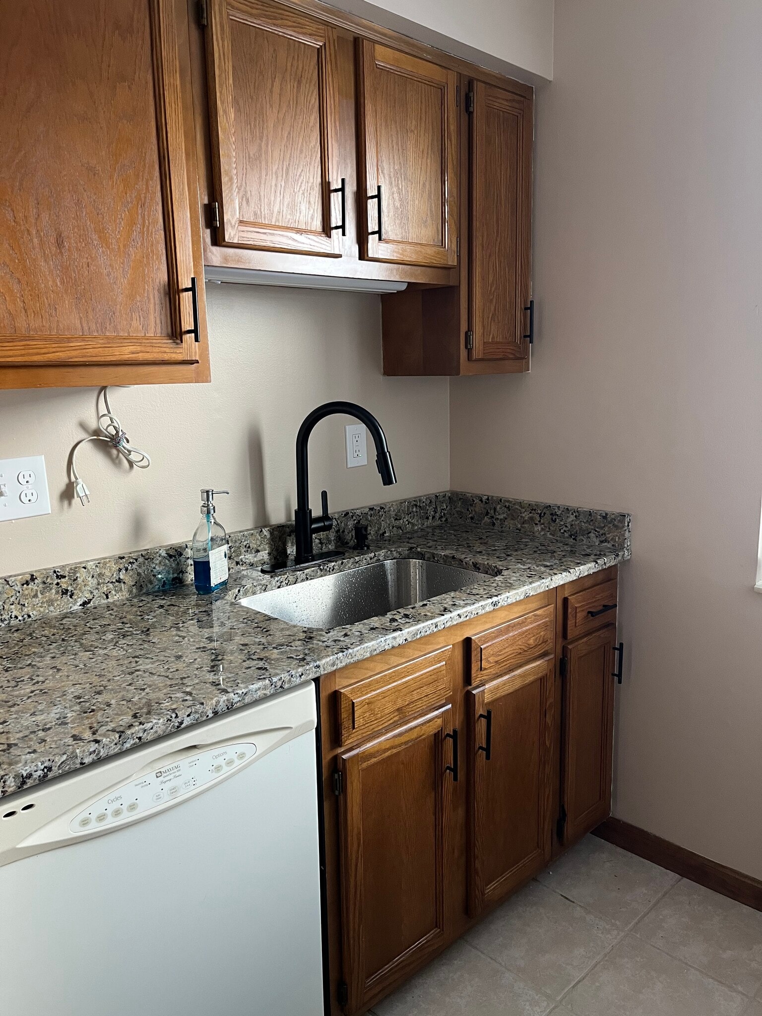 Kitchen - 112 Forest Dr