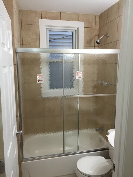 Building Photo - 75 Heath St