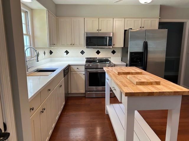 Building Photo - 301 Rivera Dr