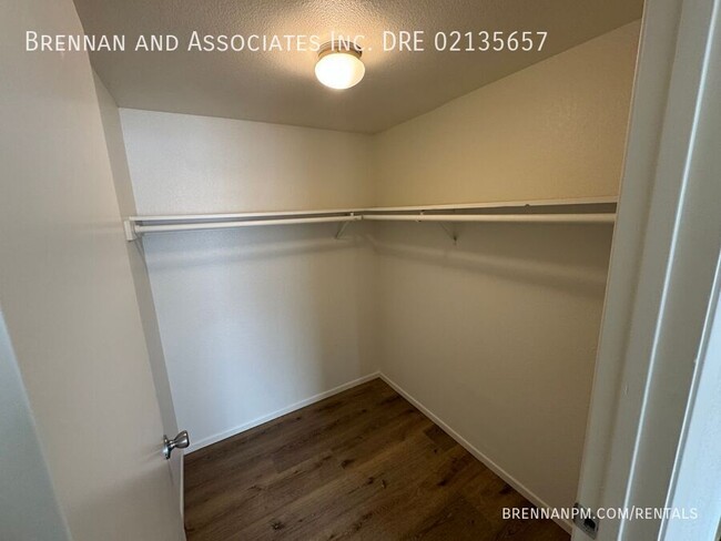 Building Photo - Renovated 3-Bedroom, 2-Bath Apartment with...