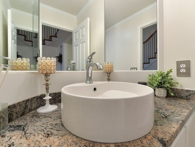 Building Photo - Stunning and Elegant 4+ Bedroom on Park-Like Lot Pine Lake Estates Sammamish