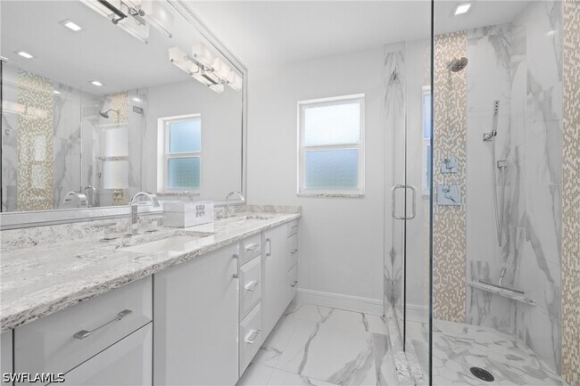 Building Photo - 818 Tanbark Dr