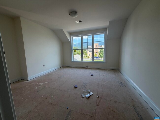 Building Photo - 2018 Larkin Ave