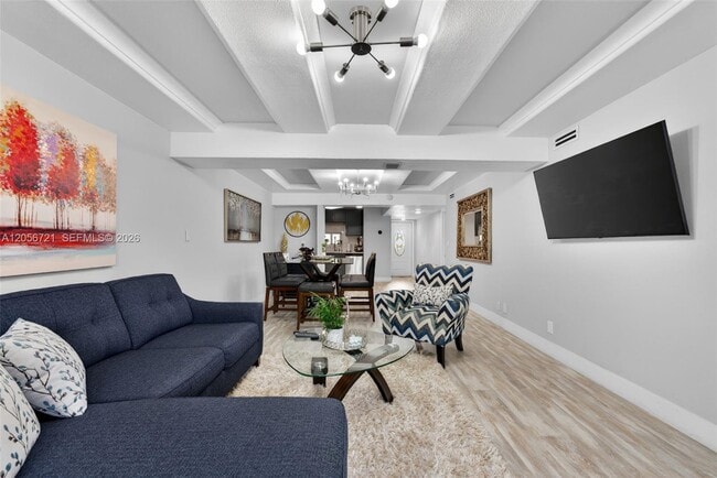 Building Photo - 681 S Hollybrook Dr