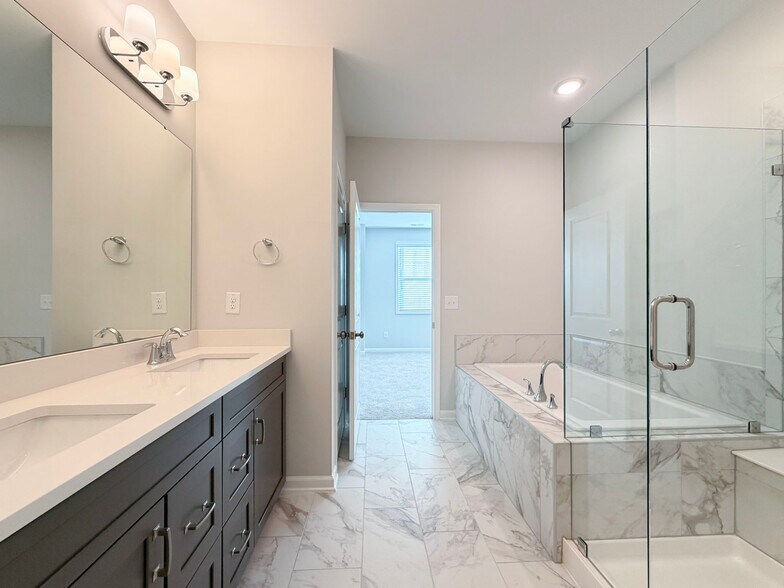 Building Photo - 2459 Englemann Dr