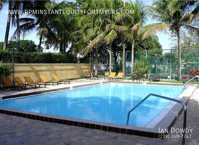 Building Photo - 5323 Summerlin Rd