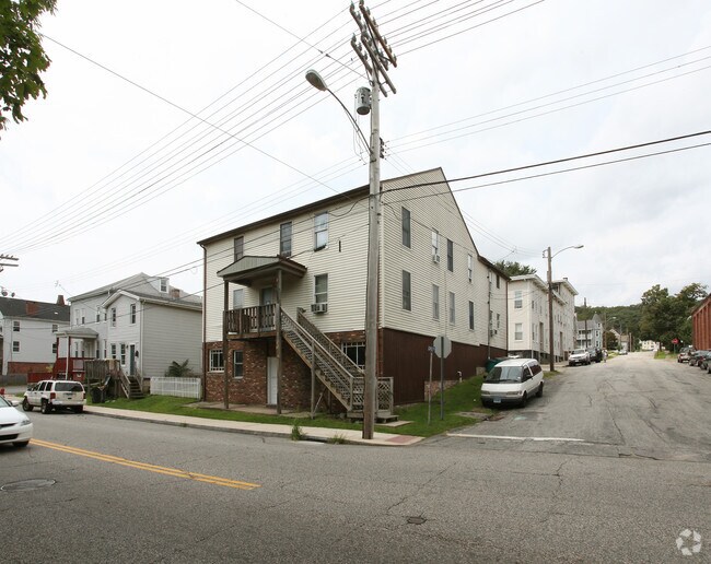 Building Photo - 582 N Main St