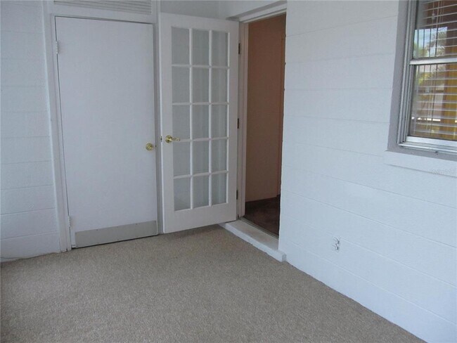 Building Photo - 5924 5th Ave N