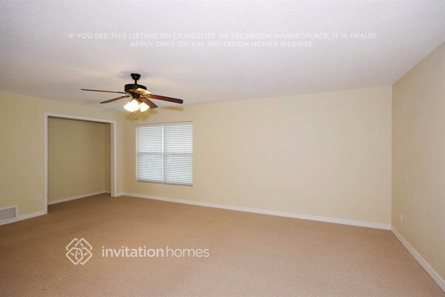 Building Photo - 3900 Lejune Ave