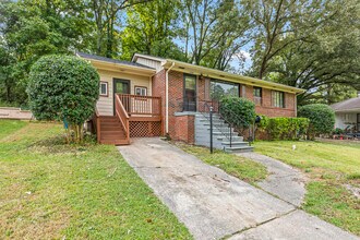 Building Photo - 2788 Lancaster Dr