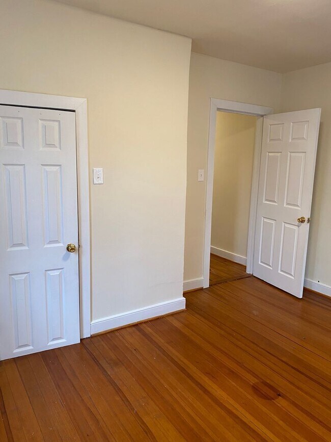 Building Photo - 2700 E Belt Blvd