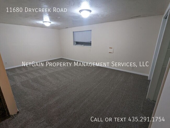 Building Photo - 11680 E Dry Creek Rd