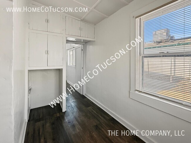 Building Photo - 531 S. Main-