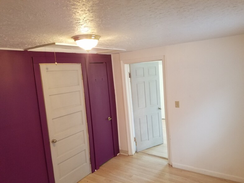 Building Photo - 3215 Clifton Ave