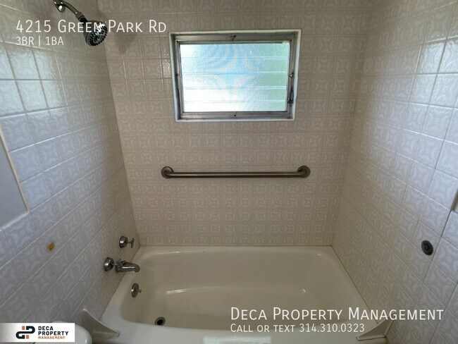 Building Photo - 3 Bedroom House