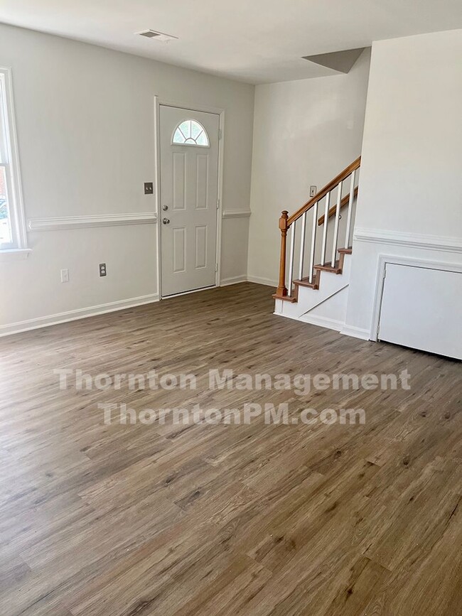 Building Photo - Fredericksburg Townhouse Price Drop!