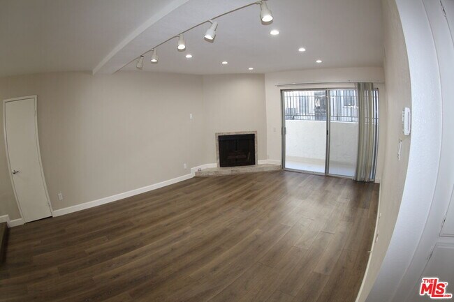 Building Photo - 1515 S Beverly Dr