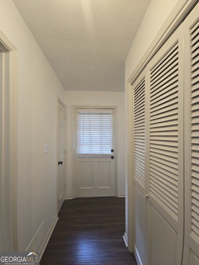 Building Photo - 2821 Meadowlark Trail NW