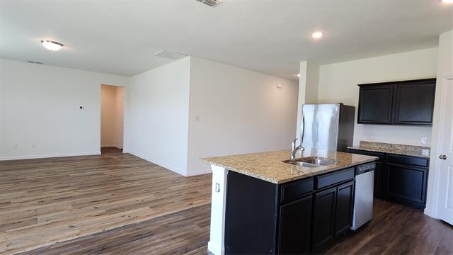 Building Photo - 1824 Wolf Run